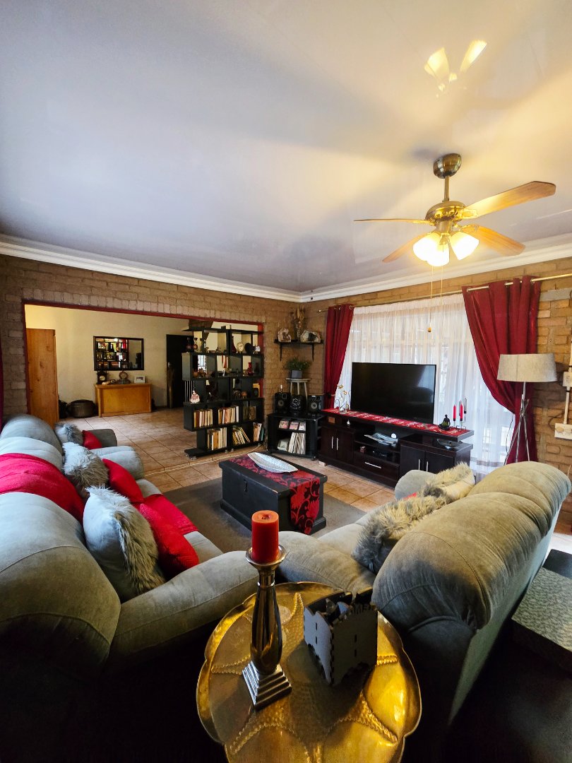 3 Bedroom Property for Sale in Flimieda North West
